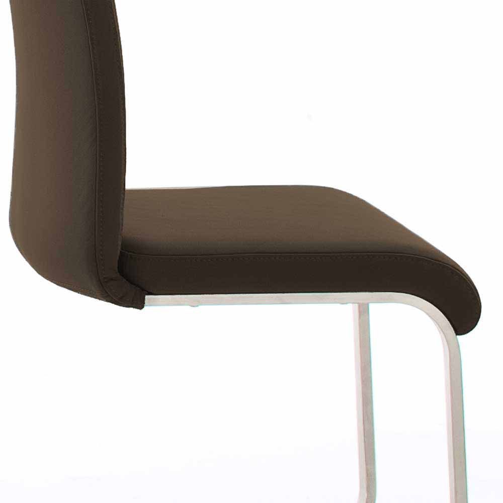 Dieser Stuhl ist sowohl schick als auch nüchtern und besteht aus brauner  Mikrofaser